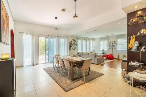 5 Bedrooms Villa in District 9A