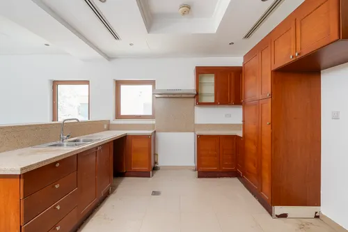 3 Bedrooms Villa in Dubai Style Zone B