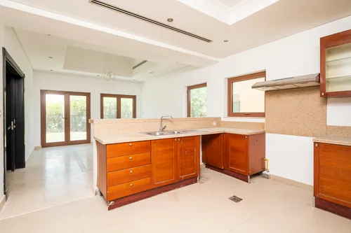 3 Bedrooms Villa in Dubai Style Zone B