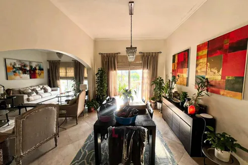 5 Bedrooms Villa in Meadows 9