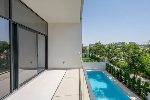 5 Bedrooms Villa in Murooj Al Furjan 1