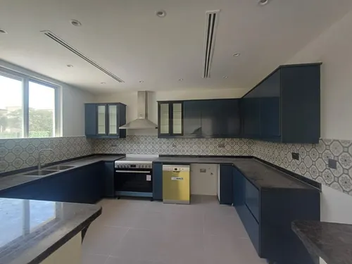 3 Bedrooms Villa in Springs 11