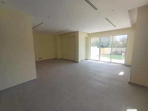 3 Bedrooms Villa in Springs 11