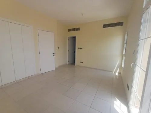 3 Bedrooms Villa in Springs 11
