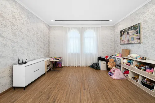 3 Bedrooms Villa in Legacy