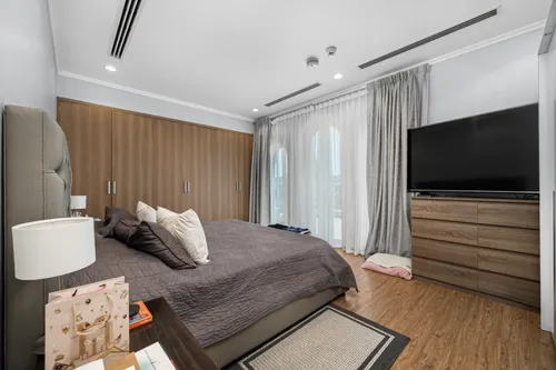 3 Bedrooms Villa in Legacy