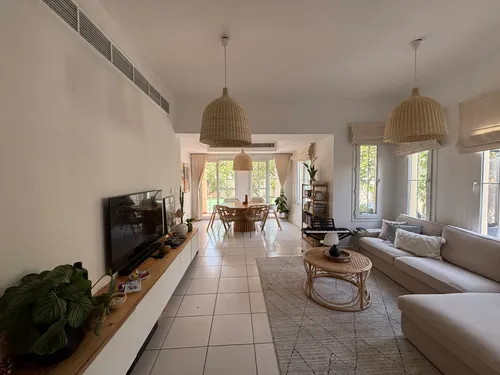 3 Bedrooms Villa in Springs 5