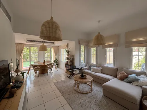 3 Bedrooms Villa in Springs 5