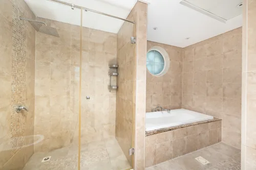 3 Bedrooms Villa in Legacy