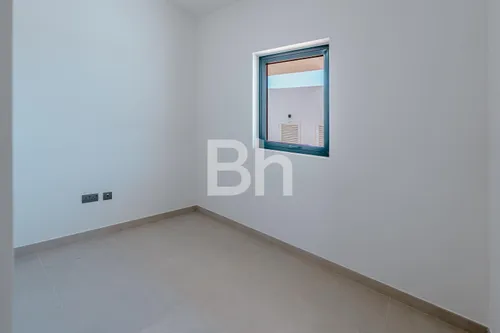 4 Bedrooms Villa in Noya Luma