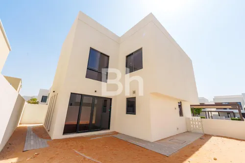 4 Bedrooms Villa in Noya Luma