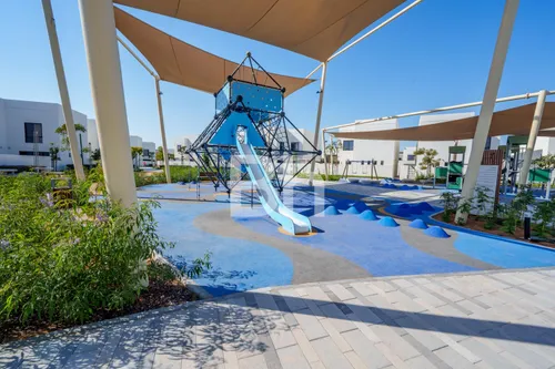 4 Bedrooms Villa in Noya Luma
