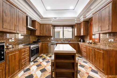 4 Bedrooms Villa in The Villa