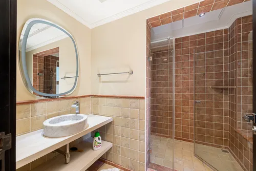 5 Bedrooms Villa in Carmen
