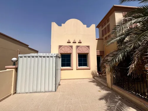 2 Bedrooms Villa in District 4C