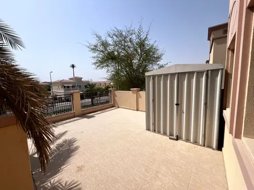 2 Bedrooms Villa in District 4C