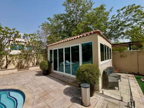 2 Bedrooms Villa in District 4C