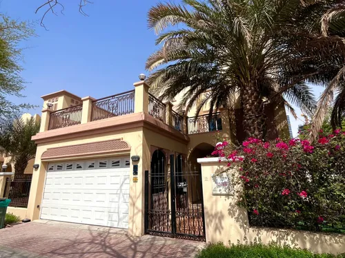 2 Bedrooms Villa in District 4C