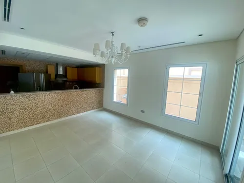 2 Bedrooms Villa in District 4C