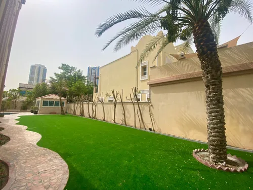 2 Bedrooms Villa in District 4C