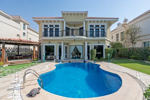 5 Bedrooms Villa in Hacienda