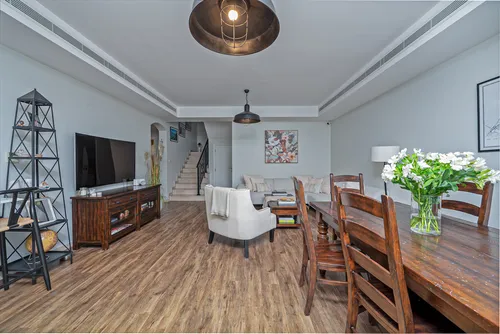 3 Bedrooms Villa in Alma 2