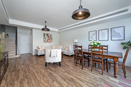 3 Bedrooms Villa in Alma 2