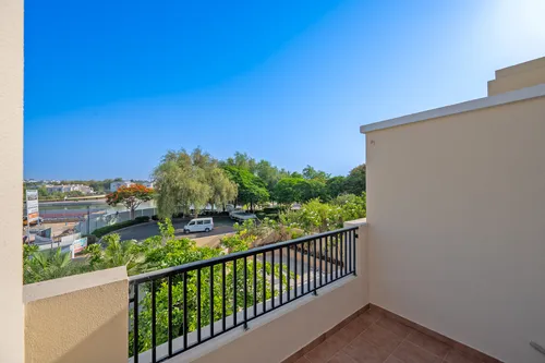 3 Bedrooms Villa in Alma 2