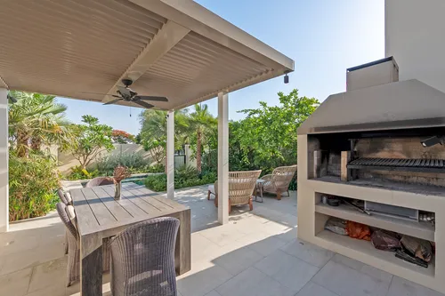 3 Bedrooms Villa in Alma 2