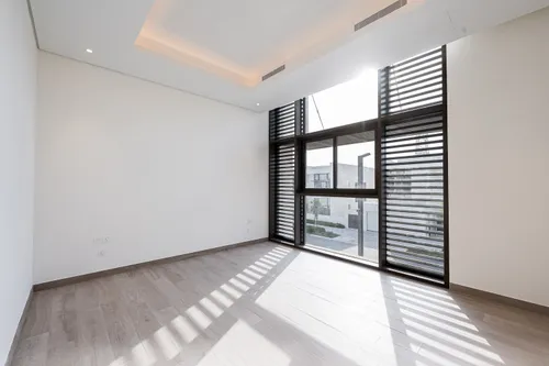 6 Bedrooms Villa in District One Phase III