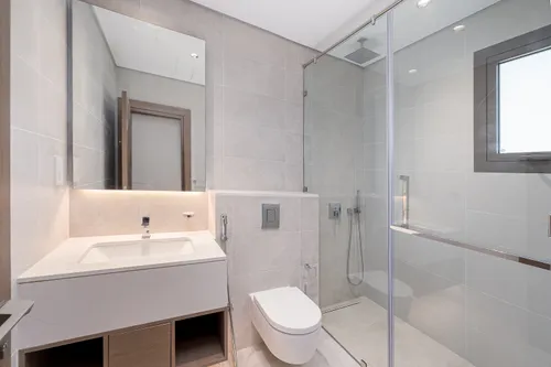 6 Bedrooms Villa in District One Phase III