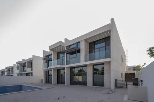 6 Bedrooms Villa in District One Phase III