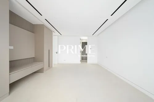 5 Bedrooms Villa in Meadows 7