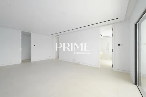5 Bedrooms Villa in Meadows 7