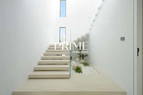 5 Bedrooms Villa in Meadows 7