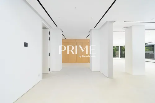 5 Bedrooms Villa in Meadows 7