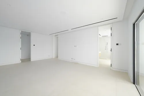 5 Bedrooms Villa in Meadows 7