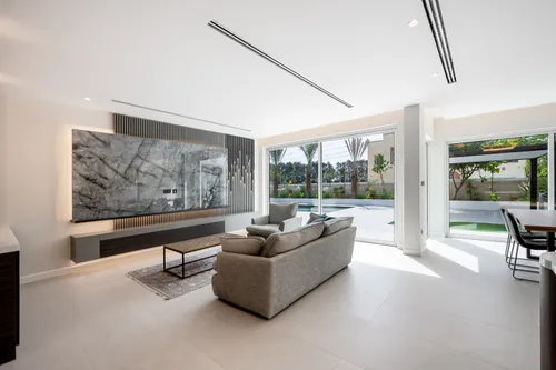 4 Bedrooms Villa in District 8C