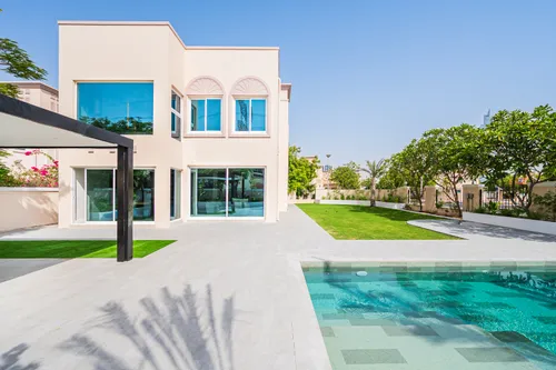 4 Bedrooms Villa in District 8C