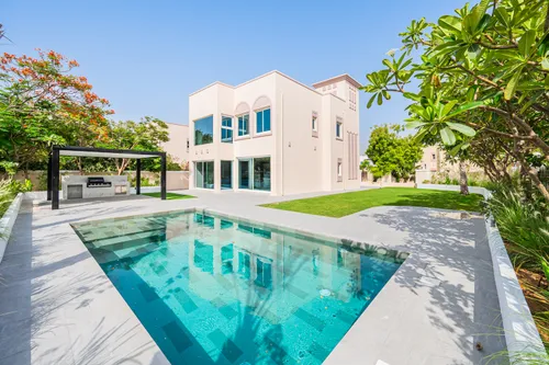 4 Bedrooms Villa in District 8C