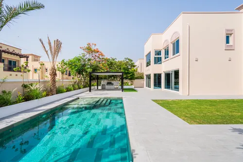 4 Bedrooms Villa in District 8C