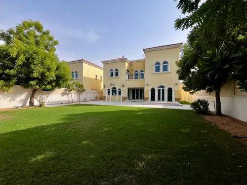 Bright and Spacious | Landscaped Garden | 3BR+Maid