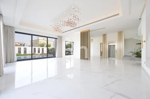5 Bedrooms Villa in The Fairway