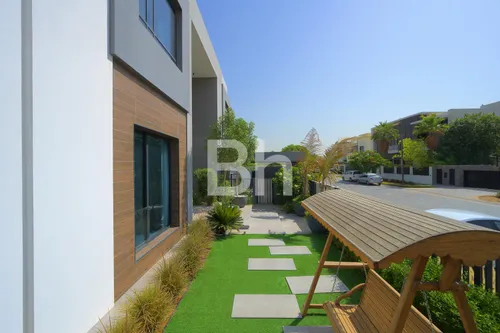 5 Bedrooms Villa in The Fairway