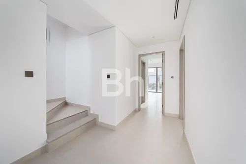 4 Bedrooms Villa in Aura