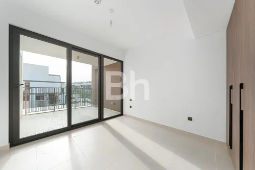 4 Bedrooms Villa in Aura