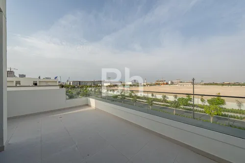 4 Bedrooms Villa in Aura