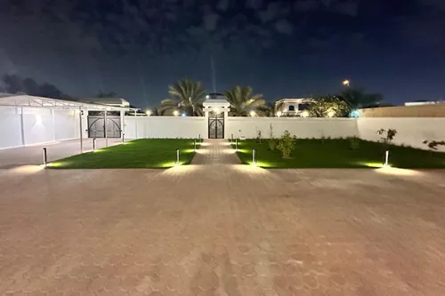 4 Bedrooms Villa in Al Mizhar 1