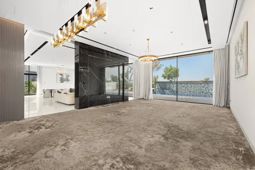 6 Bedrooms Villa in The Fairway