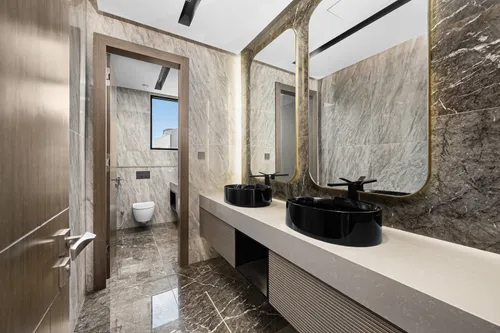 6 Bedrooms Villa in The Fairway